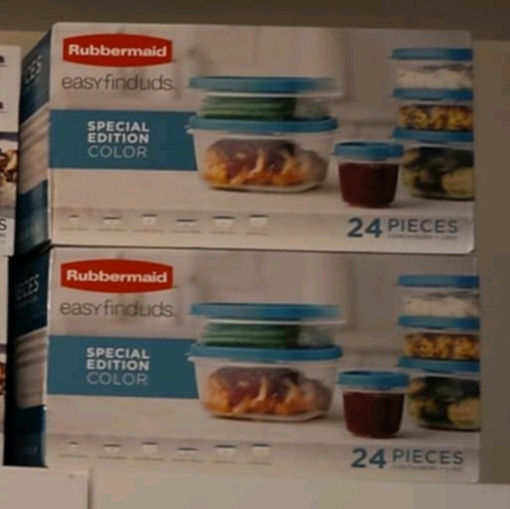 NWT Rubbermaid 24 piece set 1 Box
